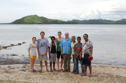 FMNH field crew + Robyn (professor at UPNG) and three students, Mazzella, Naomi and Benthley